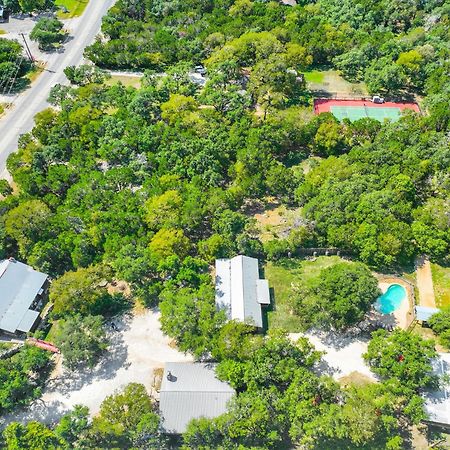 Wimberley Log Cabins Resort And Suites- The Oak Lodge Exterior photo